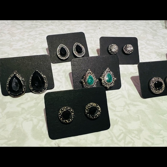 7pairs of Gothic Earrings (PRICE FIRM) - Picture 3 of 4